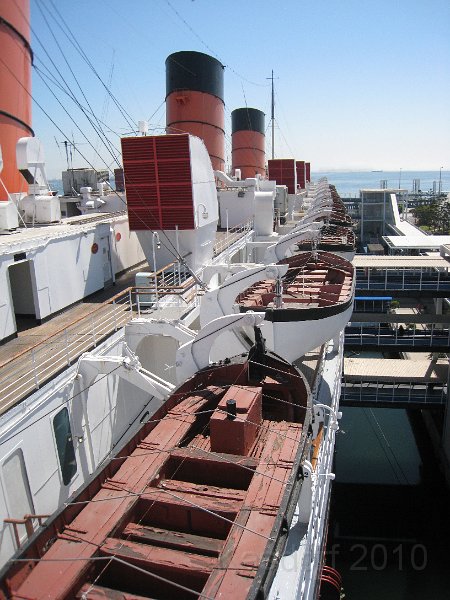 Queen Mary 2010 0325.JPG
